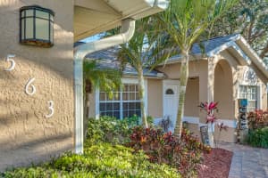 563 Summers Creek Dr, Merritt Island, FL 32952, Sold 05/08/17