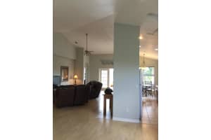 1065 Venetian Dr, Melbourne, FL 32904, Sold 05/18/17