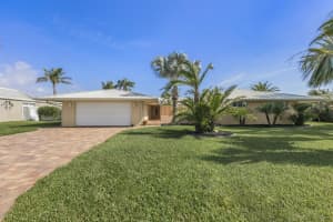 27 Country Club Rd, Cocoa Beach, FL 32931, Sold 06/09/17