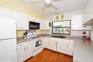 375 10th St SW, Vero Beach, FL 32962, Sold 08/16/17