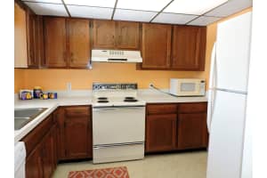 201 St Lucie Ln, Cocoa Beach, FL 32931, Sold 09/08/17