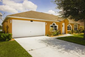 1532 Sorento Cir, West Melbourne, FL 32904, Sold 10/18/17