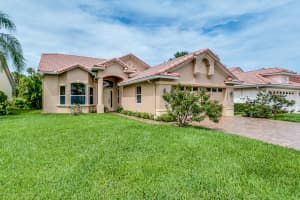 996 Wimbledon Dr, Melbourne, FL 32940, Sold 11/01/17