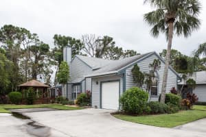 280 Lake in the Woods Dr, Melbourne, FL 32901, Sold 01/11/18