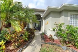 5833 Newbury Cir, Melbourne, FL 32940, Sold 01/26/18