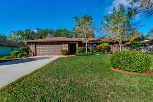 2299 Woodlawn Cir, Melbourne, FL 32934, Sold 12/29/17