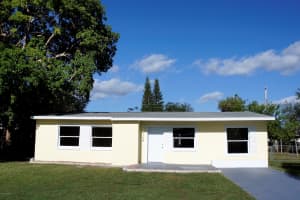 722 Bonnie Cir, Melbourne, FL 32901, Sold 04/30/18