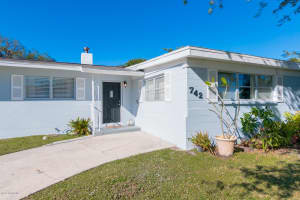 742 Lund Cir, Melbourne, FL 32901, Sold 02/23/18
