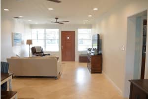 520 S Peninsula Ave, New Smyrna Beach, FL 32169, Sold 04/10/18