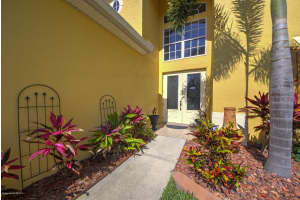 5294 Creekwood Dr, Melbourne, FL 32940, Sold 07/02/18