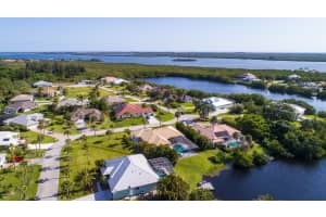 3285 74th St, Vero Beach, FL 32967, Sold 07/16/18
