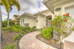 6525 Arroyo Dr, Melbourne, FL 32940, Sold 11/20/18