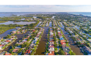 31 Yacht Haven Dr, Cocoa Beach, FL 32931, Sold 08/13/18