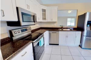925 4th Ln, Vero Beach, FL 32962, Sold 08/31/21