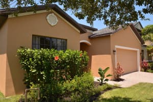 952 Hailey St, West Melbourne, FL 32904, Sold 09/21/18