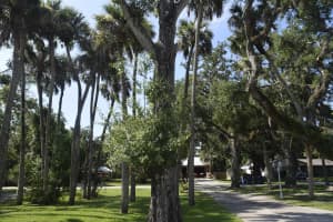 157 S Cory Dr, Edgewater, FL 32141, Sold 11/14/18