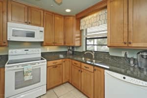 200 St Lucie Ln, Cocoa Beach, FL 32931, Sold 01/02/19