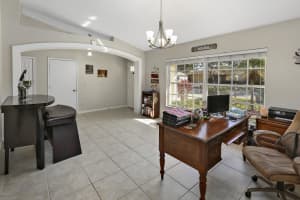 3302 Lakeview Cir, Melbourne, FL 32934, Sold 04/19/19