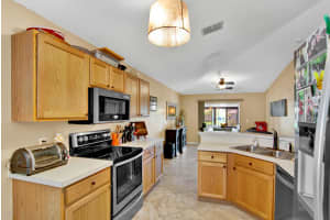 1281 Berryhill Dr, Melbourne, FL 32934, Sold 04/05/19