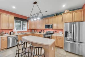 309 Sweetwater Springs St, DeBary, FL 32713, Sold 12/18/19