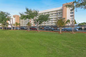 300 S Sykes Creek Pkwy, Merritt Island, FL 32952, Sold 05/27/20