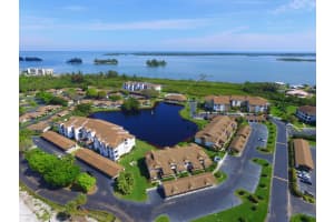 6175 S Mirror Lake Dr, Sebastian, FL 32958, Sold 08/28/20