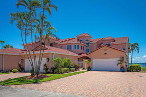 252 Seaview St, Melbourne Beach, FL 32951, Sold 08/28/20
