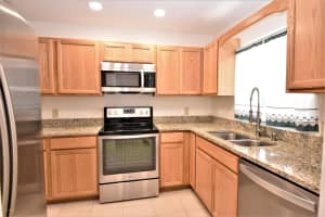 201 St Lucie Ln, Cocoa Beach, FL 32931, Sold 10/06/20