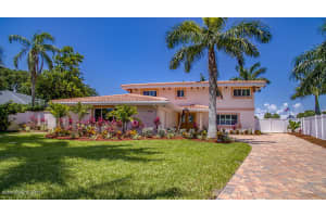 1754 Bayshore Dr, Cocoa Beach, FL 32931, Sold 04/30/21