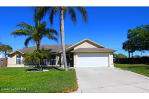 104 Crystal Lake Rd, Melbourne, FL 32901, Sold 04/05/21