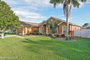 328 Castlewood Ln, Rockledge, FL 32955, Sold 05/10/21
