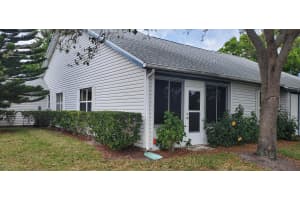 4935 Lake Waterford Way W, Melbourne, FL 32901, Sold 04/09/21