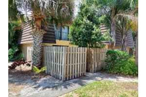 1016 Vista Oaks Cir NE, Palm Bay, FL 32905, Sold 09/15/21