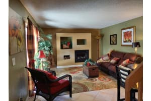 1016 Vista Oaks Cir NE, Palm Bay, FL 32905, Sold 09/15/21