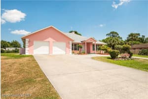 386 28th Ct SW, Vero Beach, FL 32968, Sold 08/04/21