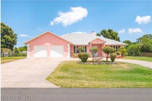 386 28th Ct SW, Vero Beach, FL 32968, Sold 08/04/21