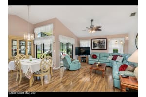 917 Ridge Lake Dr, Melbourne, FL 32940, Sold 07/27/21