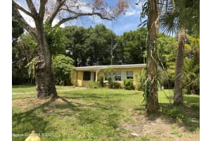 725 Bonnie Cir, Melbourne, FL 32901, Sold 07/02/21