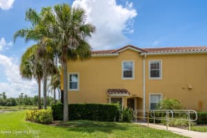 2751 Oakwater Dr, Kissimmee, FL 34747, Sold 10/07/21