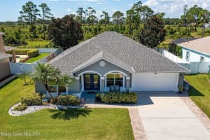 352 Castlewood Ln, Rockledge, FL 32955, Sold 10/01/21