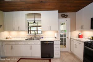 1618 Emmaus Rd NW, Palm Bay, FL 32907, Sold 11/04/21