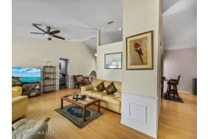315 10th St SW, Vero Beach, FL 32962, Sold 12/30/21