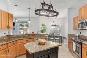 825 Triple Crown Ln, Melbourne, FL 32904, Sold 12/03/21
