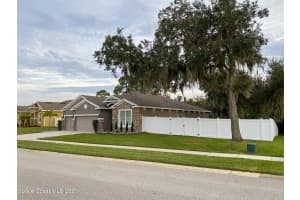 1330 Lake Baton Dr, Deltona, FL 32725, Sold 12/01/21