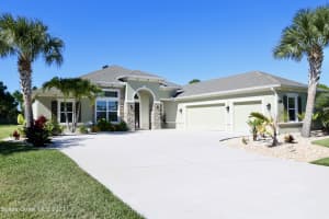 3859 Gardenwood Cir, Grant-Valkaria, FL 32949, Sold 12/13/21