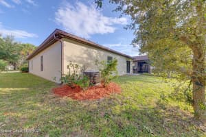 1050 Cayman Dr, Melbourne, FL 32901, Sold 01/06/22
