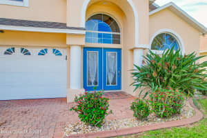 671 Sunset Lakes Dr, Merritt Island, FL 32953, Sold 12/27/21