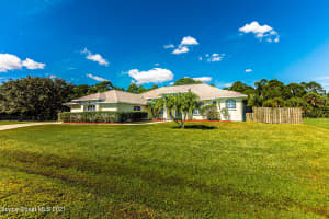 1860 Kara Pl, Palm Bay, FL 32908, Sold 12/27/21