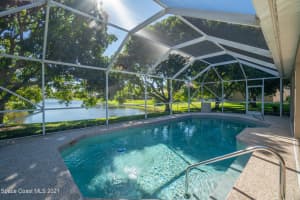 621 Sunset Lakes Dr, Merritt Island, FL 32953, Sold 01/20/22