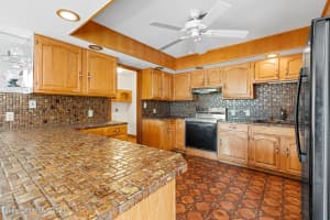 2420 Sykes Creek Dr, Merritt Island, FL 32953, Sold 03/21/22